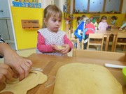 Pečeme koláče ve školce